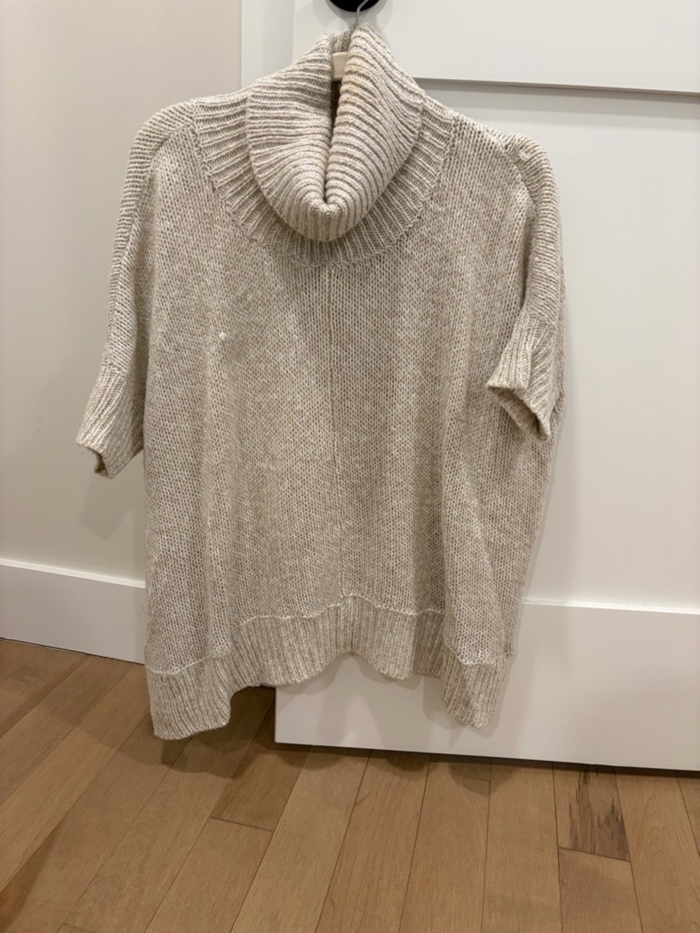 Francesca's Collections Cream Turtleneck Short-Sleeve Knit Sweater